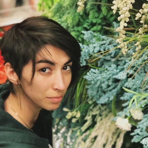 Meet your Posher, Monica - Picture 1 of 1